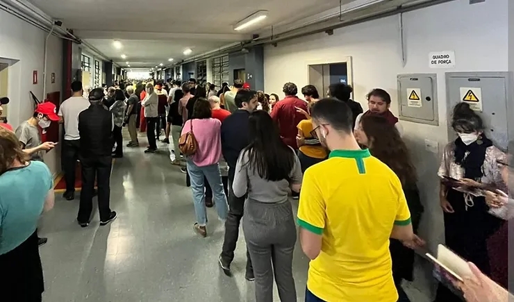 Falta 1 dia: eleitor pode usar camiseta de candidato, boné ou qualquer outra manifestação de apoio?